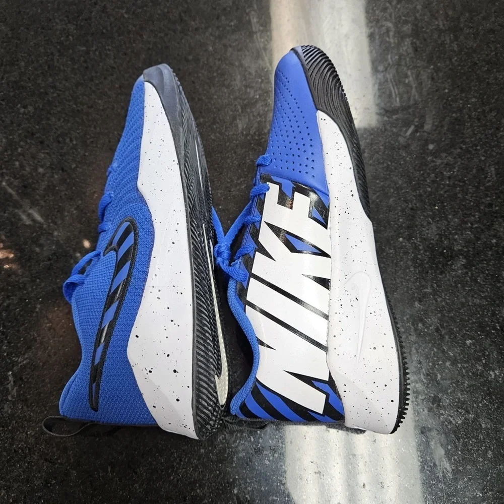 Sz 6.5 nike blue running shoes
